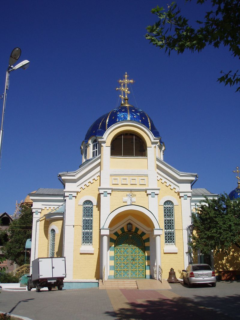 В дагестане есть церковь. Храмы в Махачкале православные.